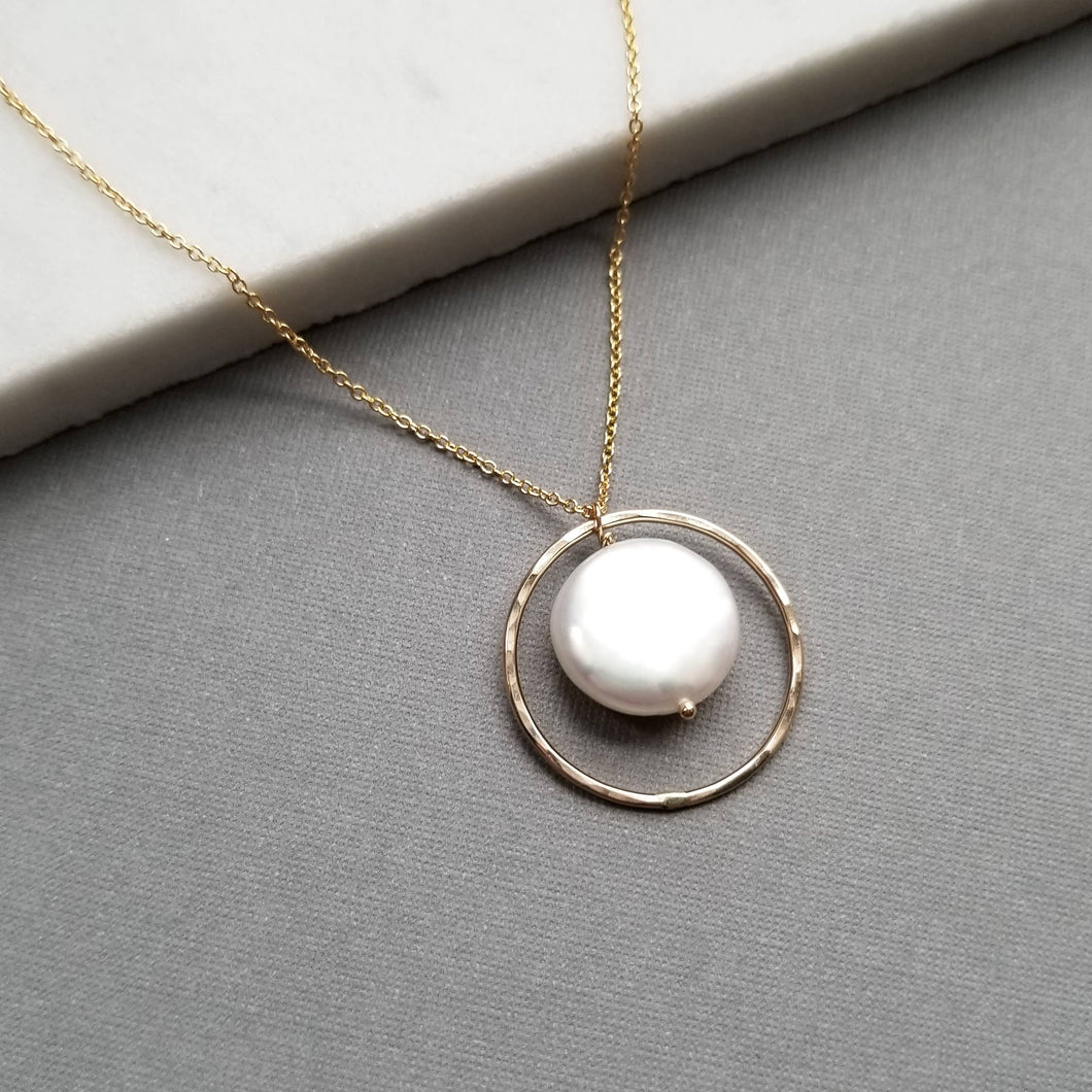 Coin Pearl Circle Necklace